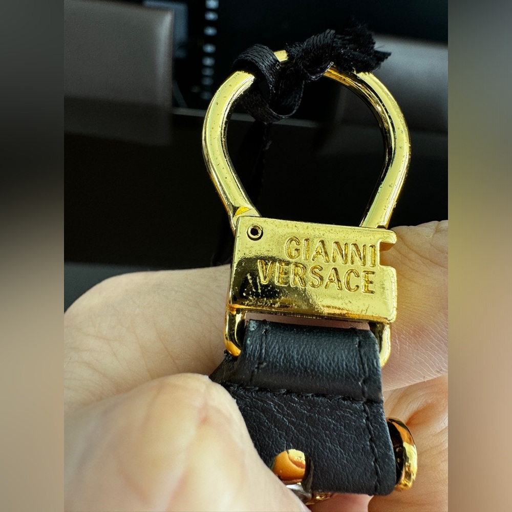 LOT 1435 24K gold plated Versace key ring - Picture 14 of 15